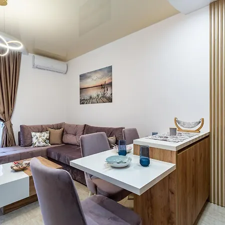 Comfy Nikic Budva